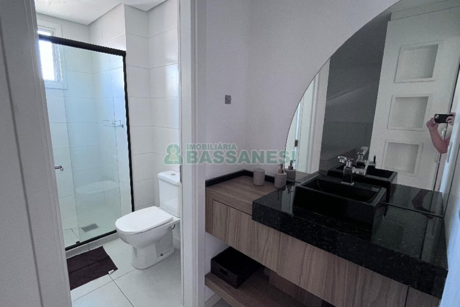 Apto Mobiliado com 54m², 1 dormitório, 1 vaga, no bairro Centro em Caxias do Sul para Alugar