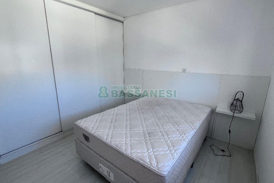 Apto Mobiliado com 54m², 1 dormitório, 1 vaga, no bairro Centro em Caxias do Sul para Alugar