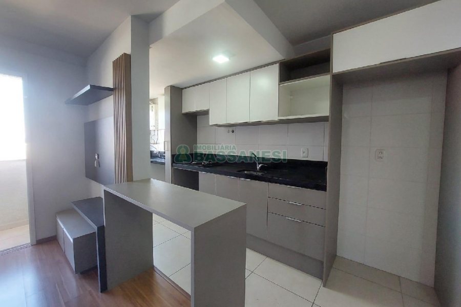 Apartamento com 54m², 2 dormitórios, 1 vaga, no bairro São Leopoldo em Caxias do Sul para Alugar