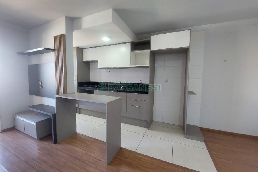 Apartamento com 54m², 2 dormitórios, 1 vaga, no bairro São Leopoldo em Caxias do Sul para Alugar