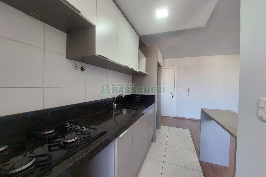 Apartamento com 54m², 2 dormitórios, 1 vaga, no bairro São Leopoldo em Caxias do Sul para Alugar