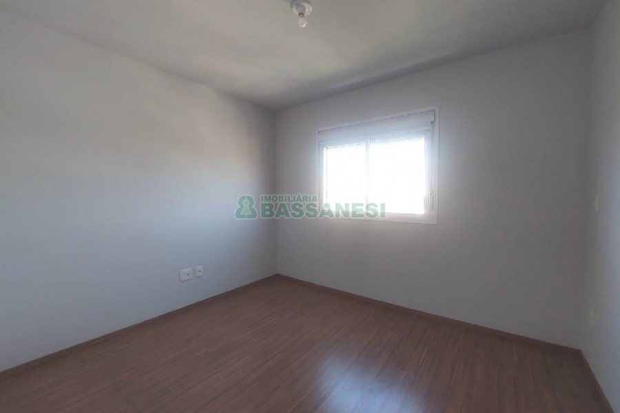 Apartamento com 54m², 2 dormitórios, 1 vaga, no bairro São Leopoldo em Caxias do Sul para Alugar