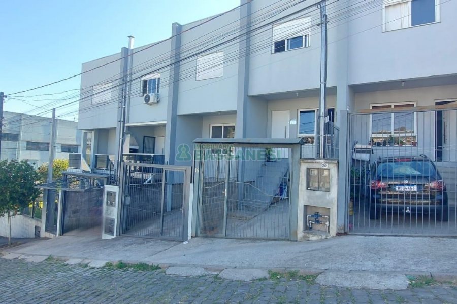Sobrado com 64m², 2 dormitórios, no bairro Nossa Senhora do Rosário em Caxias do Sul para Alugar