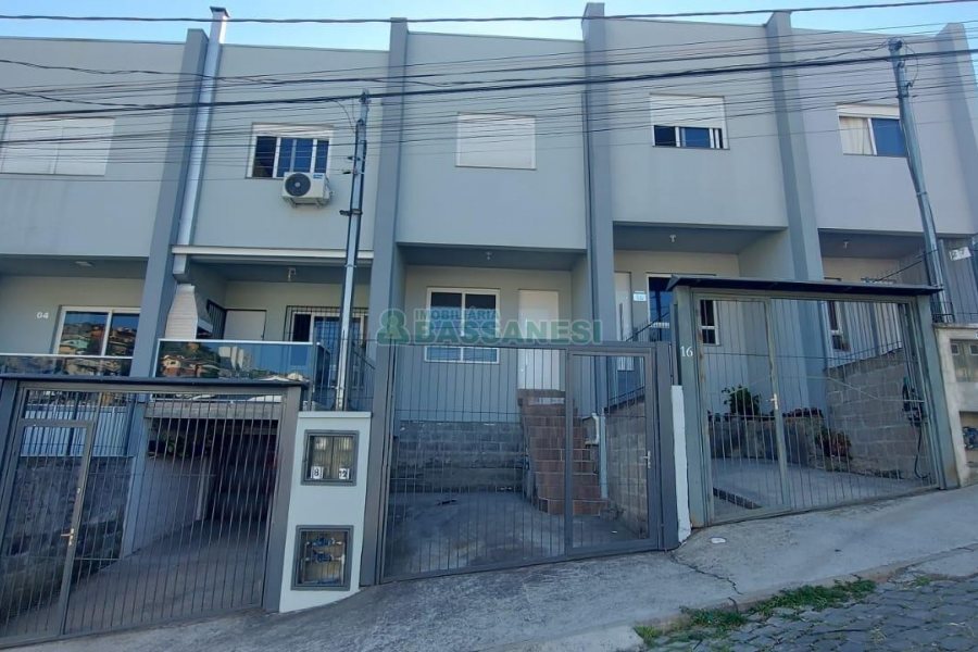 Sobrado com 64m², 2 dormitórios, no bairro Nossa Senhora do Rosário em Caxias do Sul para Alugar