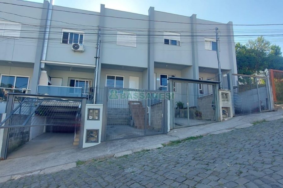 Sobrado com 64m², 2 dormitórios, no bairro Nossa Senhora do Rosário em Caxias do Sul para Alugar