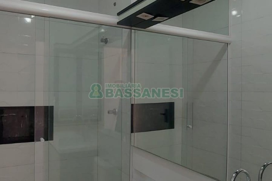 Sobrado com 64m², 2 dormitórios, no bairro Nossa Senhora do Rosário em Caxias do Sul para Alugar