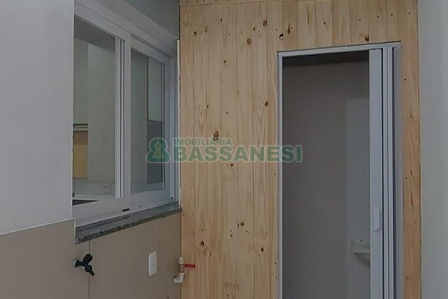 Sobrado com 64m², 2 dormitórios, no bairro Nossa Senhora do Rosário em Caxias do Sul para Alugar