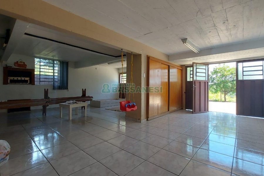 Casa com 300m², 4 dormitórios, 3 vagas, no bairro Universitário em Caxias do Sul para Alugar