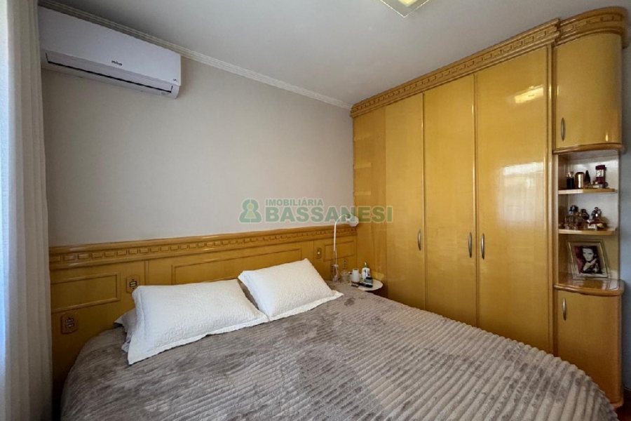 Casa Mobiliada com 180m², 3 dormitórios, 2 vagas, no bairro Santa Catarina em Caxias do Sul para Alugar