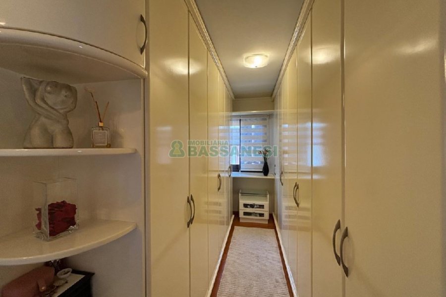 Casa Mobiliada com 180m², 3 dormitórios, 2 vagas, no bairro Santa Catarina em Caxias do Sul para Alugar