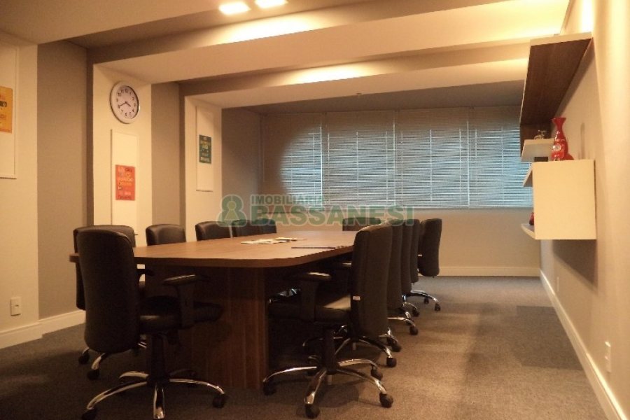 Sala, 1 vaga, no bairro Villagio Iguatemi em Caxias do Sul para Alugar