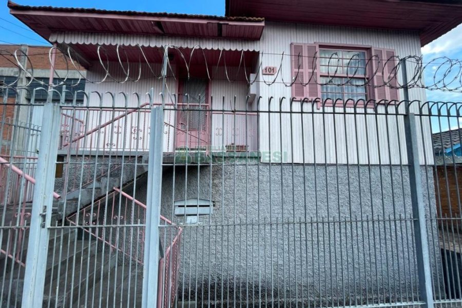 Casa com 209m², 3 dormitórios, 1 vaga, no bairro Bela Vista em Caxias do Sul para Comprar