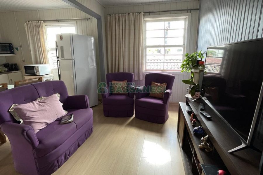 Casa com 209m², 3 dormitórios, 1 vaga, no bairro Bela Vista em Caxias do Sul para Comprar