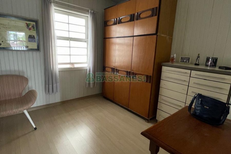Casa com 209m², 3 dormitórios, 1 vaga, no bairro Bela Vista em Caxias do Sul para Comprar