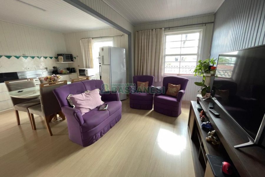 Casa com 209m², 3 dormitórios, 1 vaga, no bairro Bela Vista em Caxias do Sul para Comprar