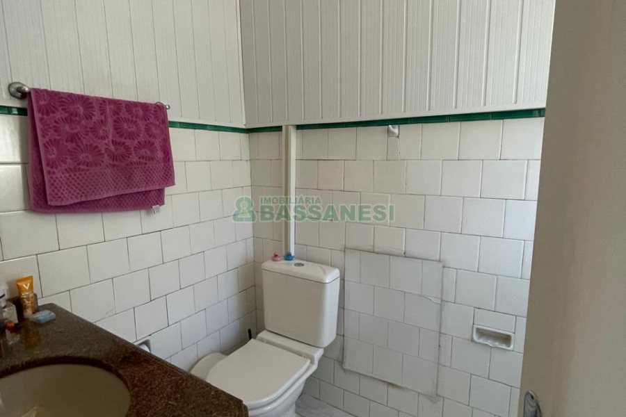 Casa com 209m², 3 dormitórios, 1 vaga, no bairro Bela Vista em Caxias do Sul para Comprar