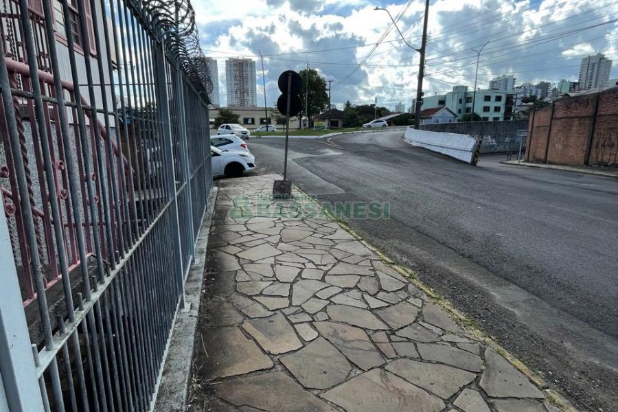 Casa com 209m², 3 dormitórios, 1 vaga, no bairro Bela Vista em Caxias do Sul para Comprar