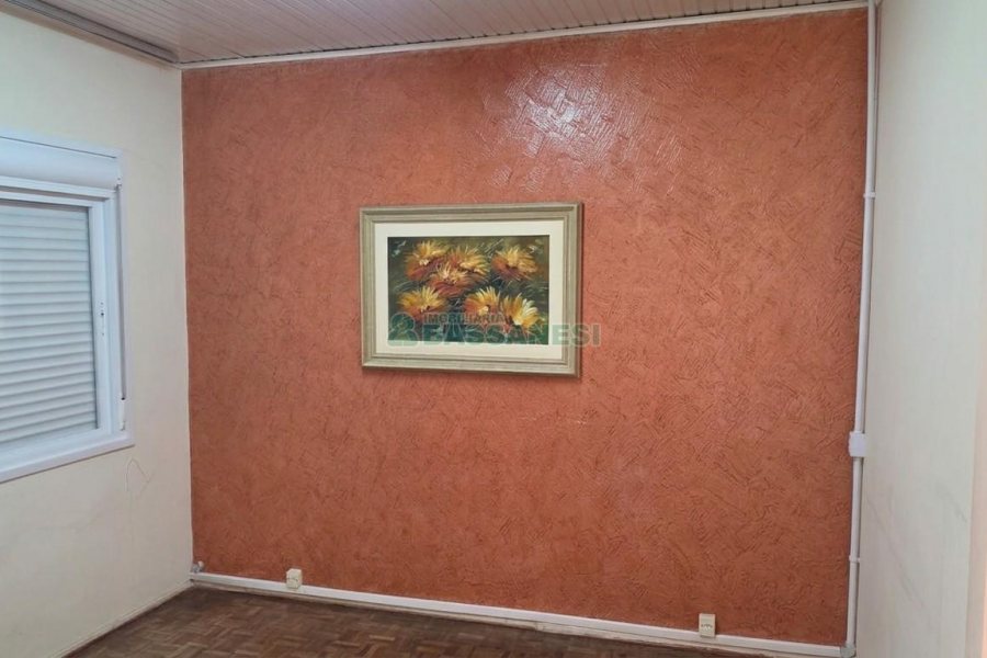 Casa com 360m², 3 dormitórios, 2 vagas, no bairro Cinqüentenário em Caxias do Sul para Comprar
