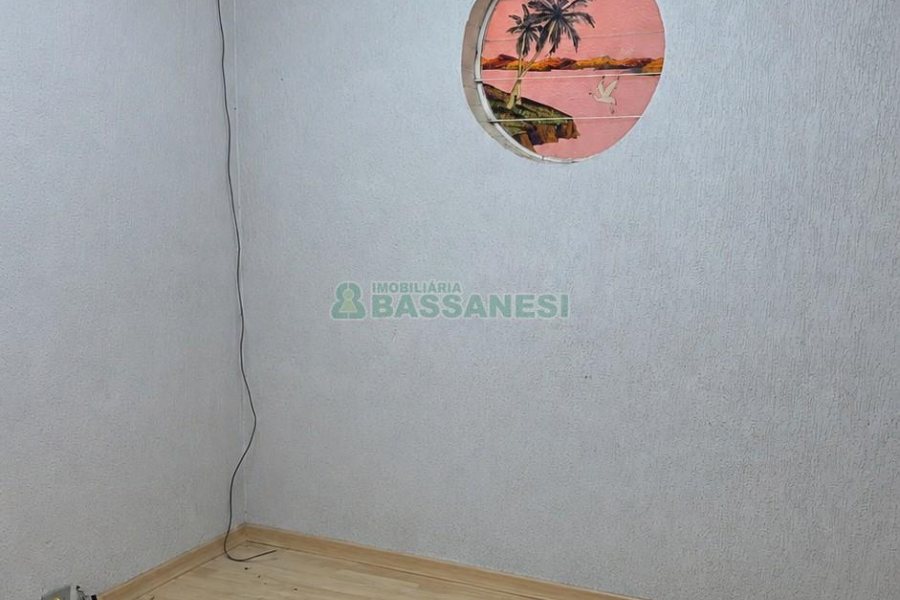 Casa com 360m², 3 dormitórios, 2 vagas, no bairro Cinqüentenário em Caxias do Sul para Comprar