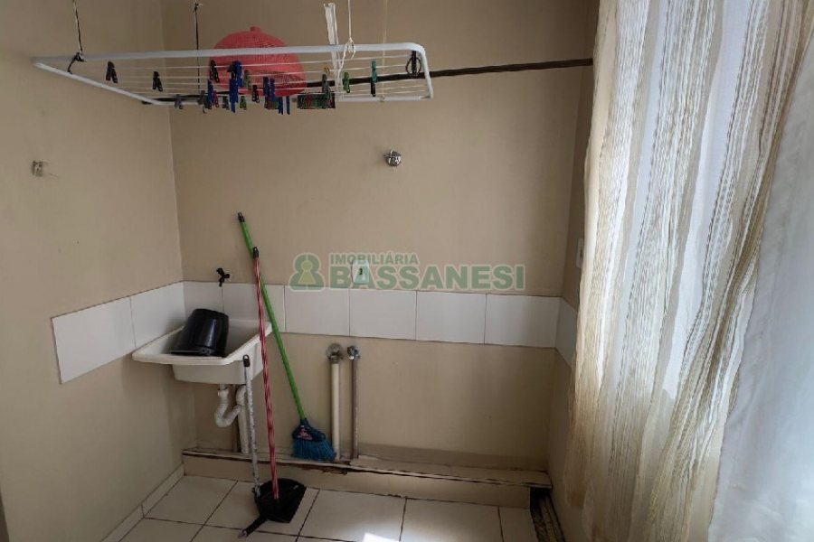Apartamento com 62m², 2 dormitórios, 1 vaga, no bairro Santa Corona em Caxias do Sul para Alugar