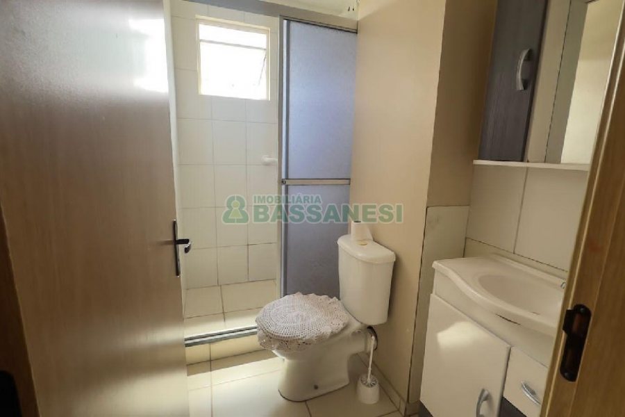 Apartamento com 62m², 2 dormitórios, 1 vaga, no bairro Santa Corona em Caxias do Sul para Alugar