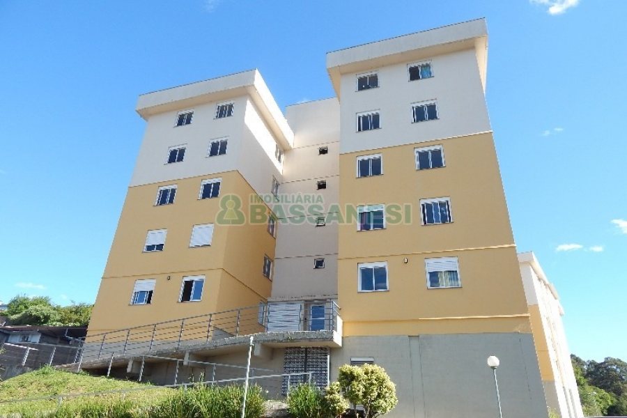 Apartamento com 62m², 2 dormitórios, 1 vaga, no bairro Santa Corona em Caxias do Sul para Alugar