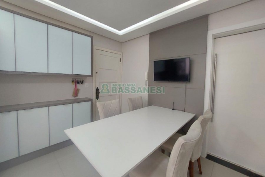 Apto Mobiliado com 119m², 3 dormitórios, 2 vagas, no bairro Centro em Caxias do Sul para Alugar