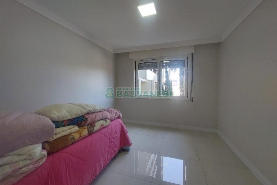 Apto Mobiliado com 119m², 3 dormitórios, 2 vagas, no bairro Centro em Caxias do Sul para Alugar