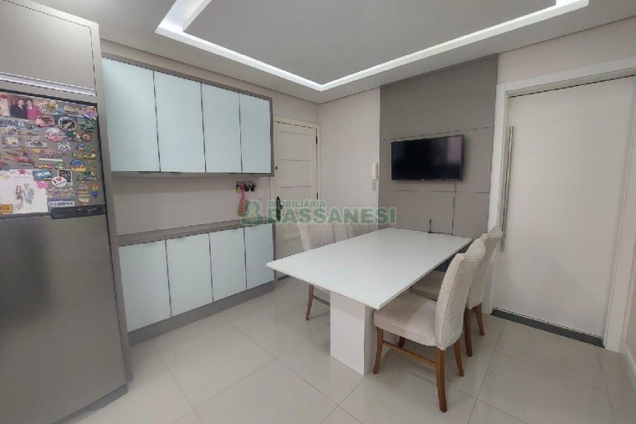 Apto Mobiliado com 119m², 3 dormitórios, 2 vagas, no bairro Centro em Caxias do Sul para Alugar