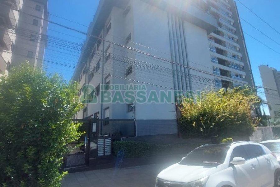 Apto Mobiliado com 119m², 3 dormitórios, 2 vagas, no bairro Centro em Caxias do Sul para Alugar