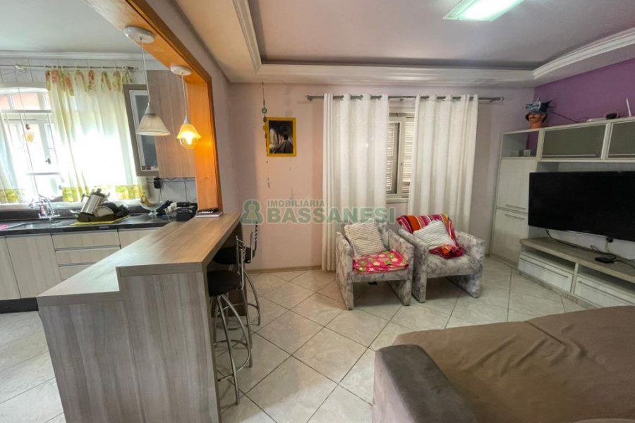 Casa com 192m², 4 dormitórios, 4 vagas, no bairro São José em Caxias do Sul para Comprar