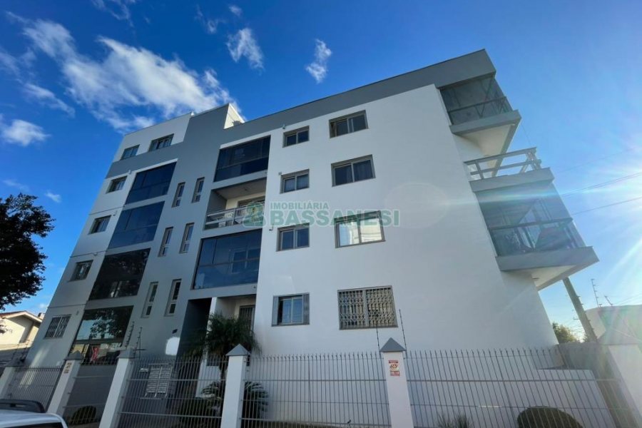 Apartamento com 67m², 2 dormitórios, 1 vaga, no bairro Santa Lúcia em Caxias do Sul para Comprar
