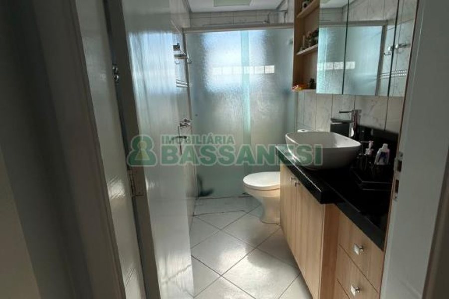 Apartamento com 67m², 2 dormitórios, 1 vaga, no bairro Santa Lúcia em Caxias do Sul para Comprar