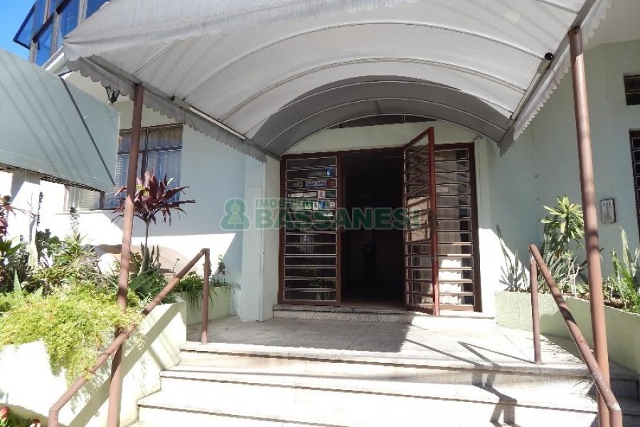 Apto Mobiliado com 180m², 3 dormitórios, 1 vaga, no bairro São Leopoldo em Caxias do Sul para Alugar