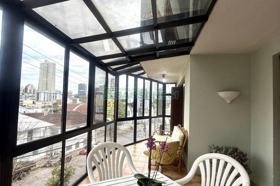 Apto Mobiliado com 180m², 3 dormitórios, 1 vaga, no bairro São Leopoldo em Caxias do Sul para Alugar