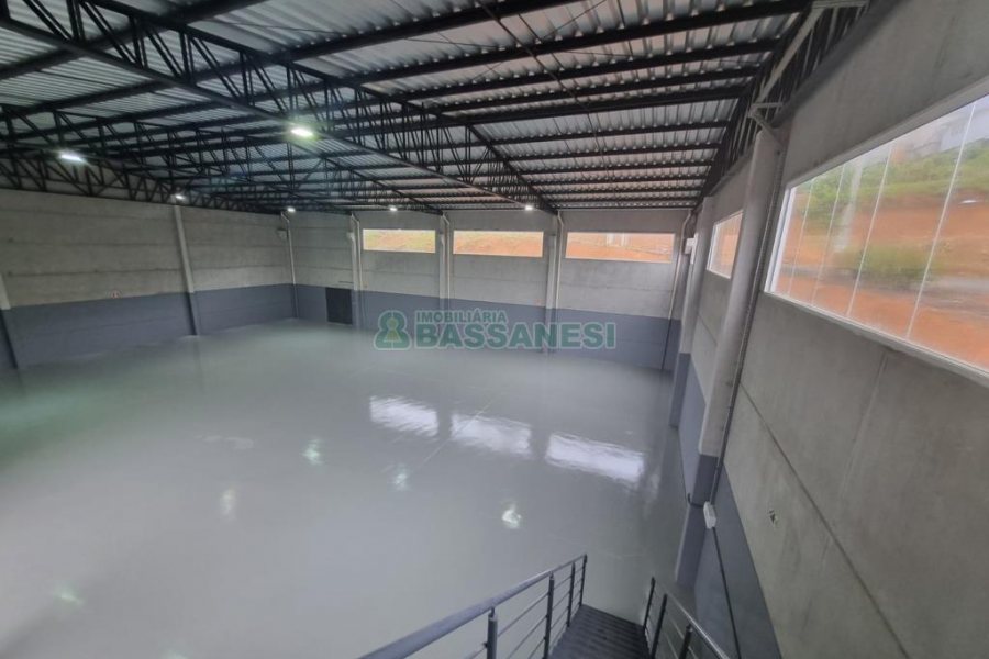 Pavilhão com 564m², no bairro São Gotardo em Flores da Cunha para Alugar