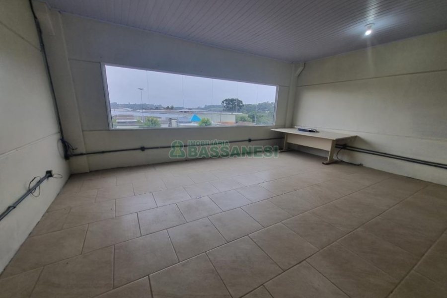 Pavilhão com 564m², no bairro São Gotardo em Flores da Cunha para Alugar