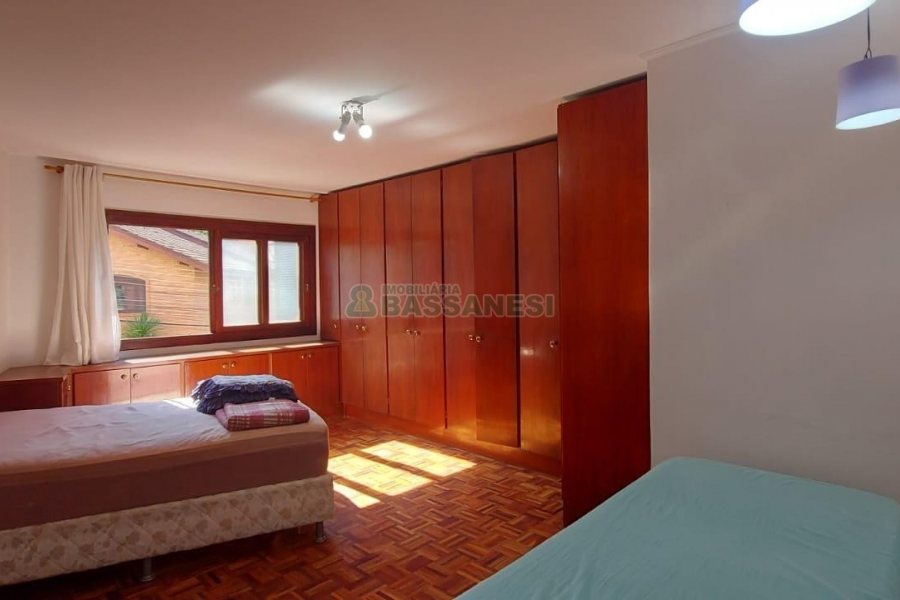 Apartamento com 90m², 2 dormitórios, 2 vagas, no bairro Panazzolo em Caxias do Sul para Alugar