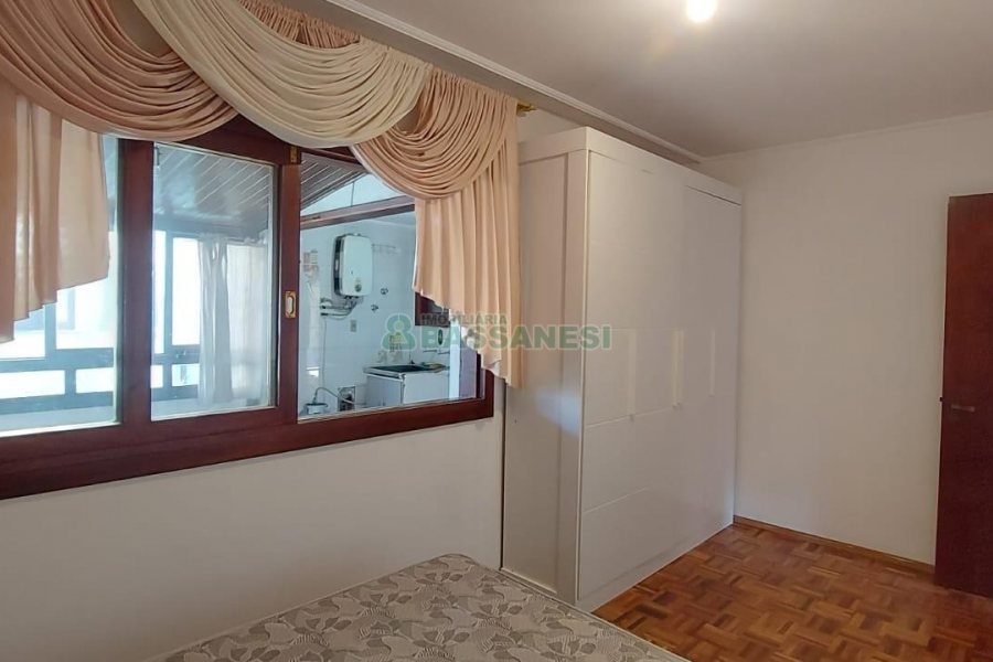Apartamento com 90m², 2 dormitórios, 2 vagas, no bairro Panazzolo em Caxias do Sul para Alugar