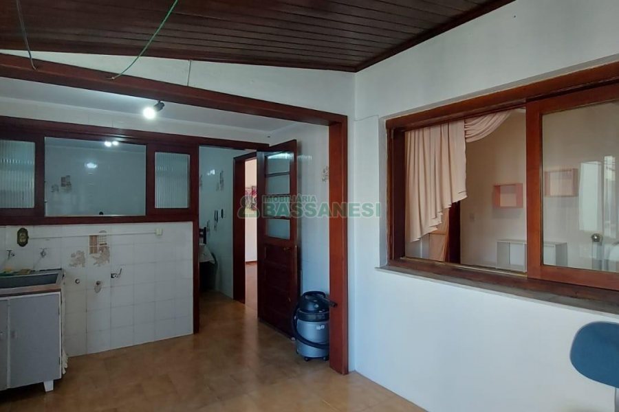 Apartamento com 90m², 2 dormitórios, 2 vagas, no bairro Panazzolo em Caxias do Sul para Alugar