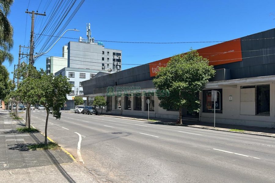 Loja com 3670m², no bairro Centro em Caxias do Sul para Alugar