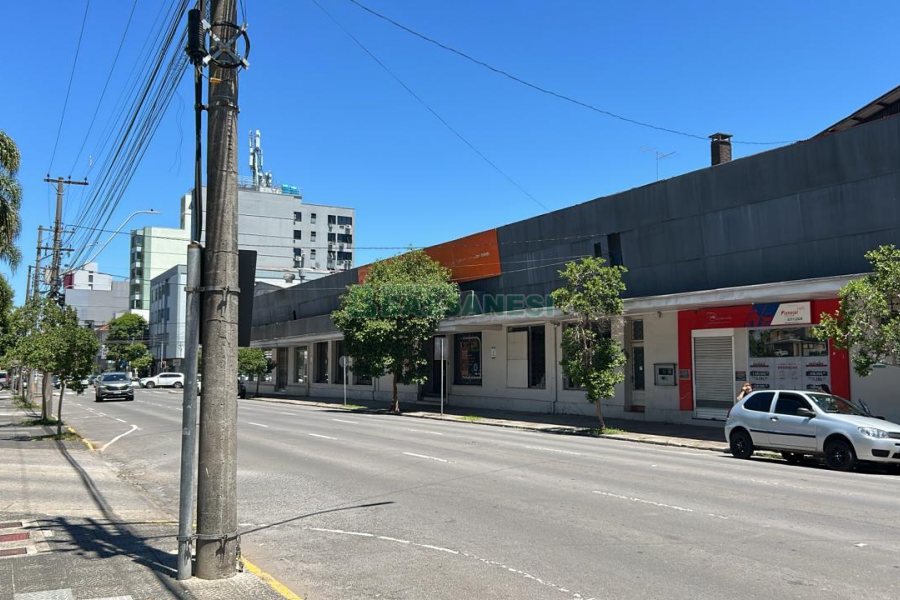 Loja com 3670m², no bairro Centro em Caxias do Sul para Alugar