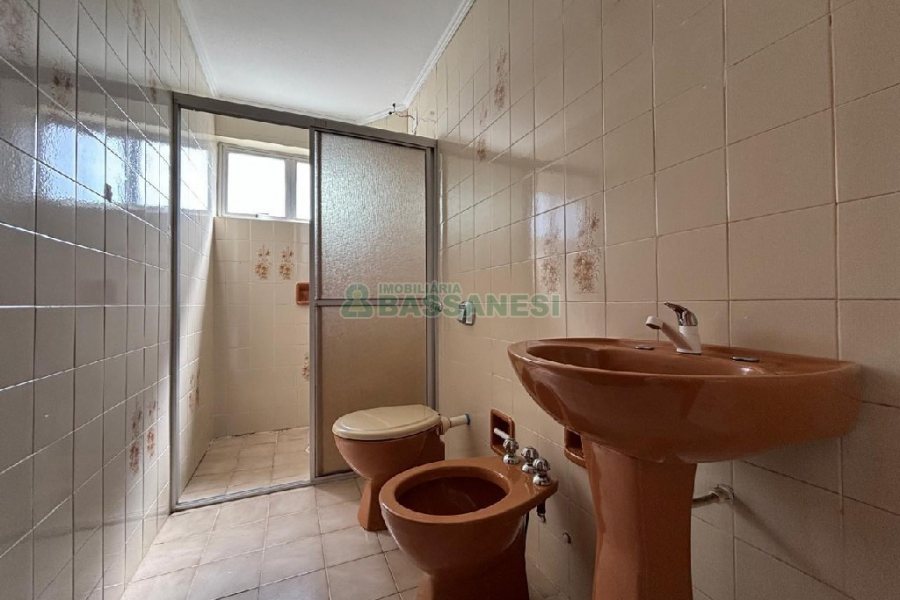 Apartamento com 98m², 2 dormitórios, 1 vaga, no bairro Salgado Filho em Caxias do Sul para Alugar