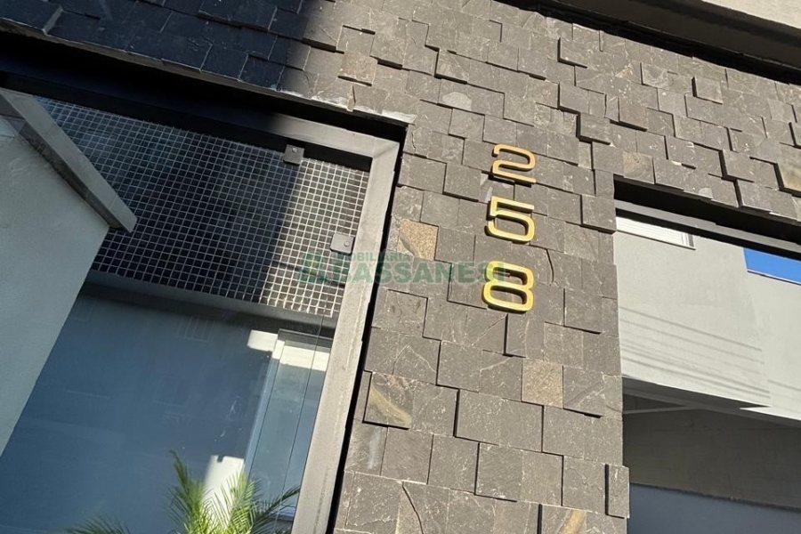 Apartamento com 62m², 2 dormitórios, 2 vagas, no bairro Sagrada Família em Caxias do Sul para Alugar