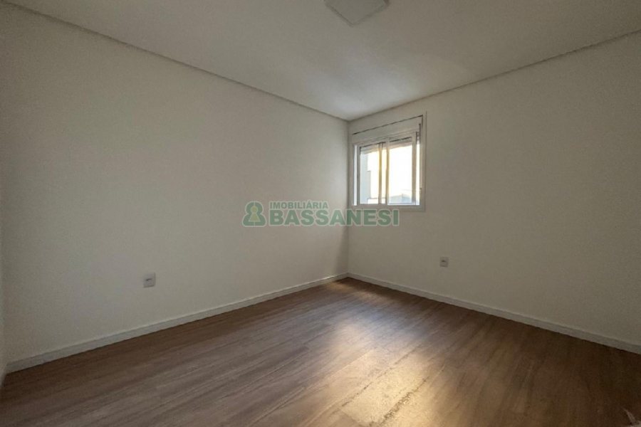 Apartamento com 62m², 2 dormitórios, 2 vagas, no bairro Sagrada Família em Caxias do Sul para Alugar