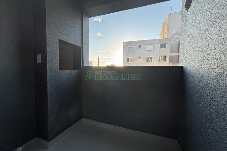 Apartamento com 62m², 2 dormitórios, 2 vagas, no bairro Sagrada Família em Caxias do Sul para Alugar