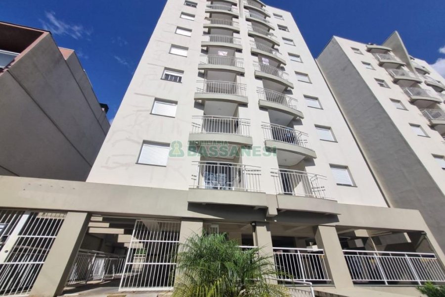 Apartamento com 49m², 2 dormitórios, 1 vaga, no bairro Nossa Senhora da Saúde em Caxias do Sul para Alugar