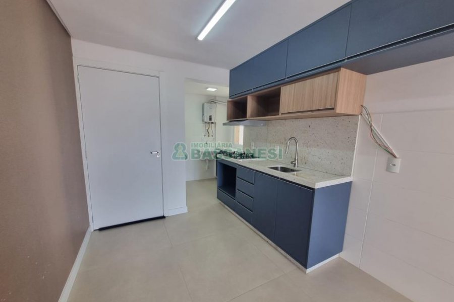Apartamento com 49m², 2 dormitórios, 1 vaga, no bairro Nossa Senhora da Saúde em Caxias do Sul para Alugar