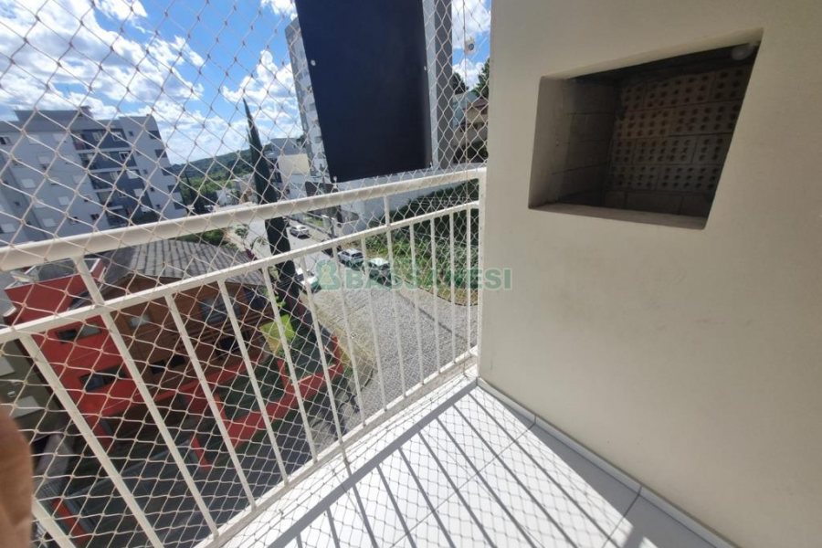 Apartamento com 49m², 2 dormitórios, 1 vaga, no bairro Nossa Senhora da Saúde em Caxias do Sul para Alugar