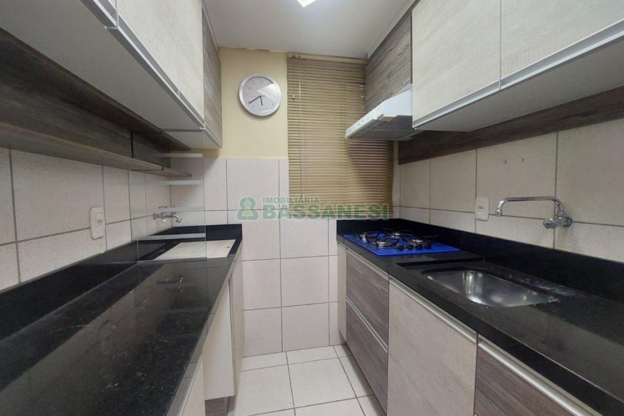 Apartamento com 54m², 2 dormitórios, 1 vaga, no bairro Parque Oasis em Caxias do Sul para Alugar